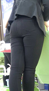 巨臀黑裤美容店小妹第三季