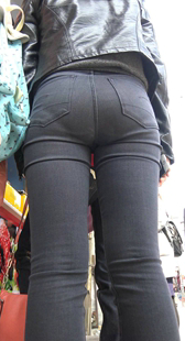 极品黑牛大宽臀凸三角美女前后摄第一季