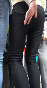 饱满翘臀黑裤美少妇第一季