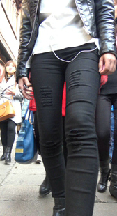 古街黑裤熟女前三角特写