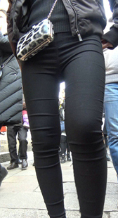 性感黑牛大宽臀熟女前后摄