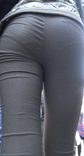 打底翘臀美内痕美女前后摄