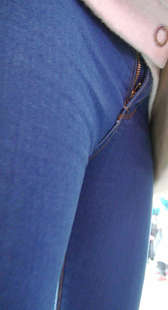 极品蓝牛美女拉链没关这是在透气吗第二季