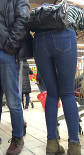 超市蓝牛大屁股熟女第一季