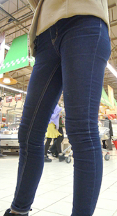 超市极品蓝牛翘臀美女