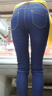 超市蓝牛大屁股美少女