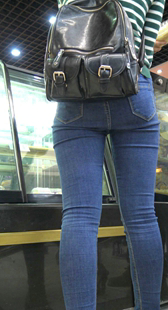 超市蓝牛大屁股熟女第二季