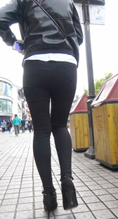 高跟打底裤大pp很会扭