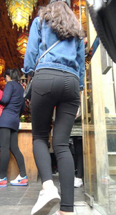 鹰眼力荐黑色极品翘臀打底裤美女