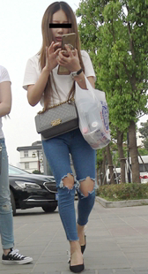 古街超紧蓝牛宽PP美女第一季