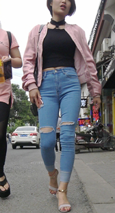 牛仔少妇前三角特写