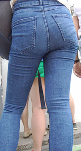 宽大屁股牛仔少妇开发多