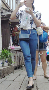 超紧牛仔大宽臀美女开发多第一季