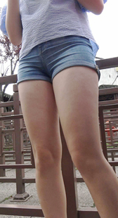 牛仔短裤三角区特写真性感