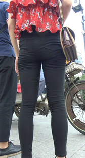 紧身打底宽臀少妇开发多