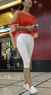 鹰眼力推白裤少妇独自逛商场第一季