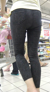 超紧黑裤紧翘臀少女