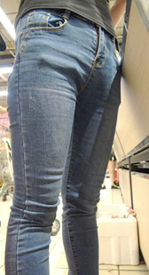 超市牛仔裤突三角暴露战斗力