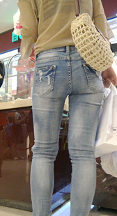 高跟紧牛仔美女开发多战斗力强