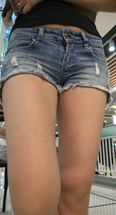 极品牛仔短裤饱满三角区特写