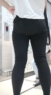 黑裤包臀腿张这么开做什么