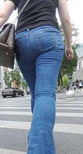 喇叭牛仔裤大屁股熟妇
