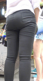 古街重口味打底裤巨臀少妇