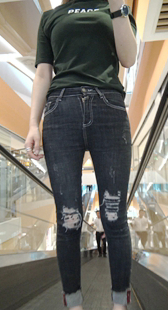 商场黑牛仔凸三角太性感了