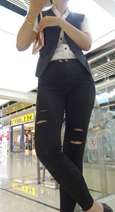 商场黑裤肥三角少妇特写