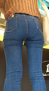 细腰丰臀蓝牛小少妇