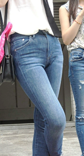 超紧牛仔裤肥三角少妇