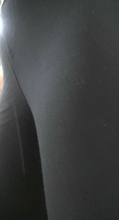 重口味黑裤肥臀少妇前后特写