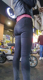 黑牛仔细腰肥臀紧内痕少妇第二季