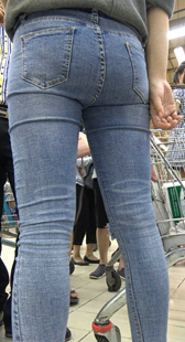 超市饱满丰臀牛仔裤