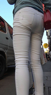 白紧牛仔裤口味重