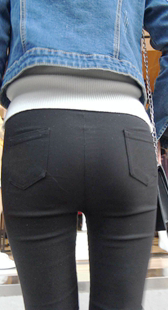 紧身打底裤宽臀小少妇