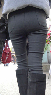 打底裤紧宽臀少妇