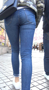 紧身高挑蓝牛翘臀保养好