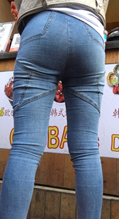 饱满牛仔大翘臀排队特写