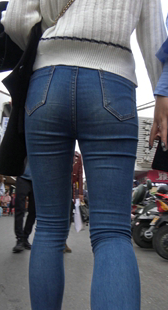 紧身牛仔裤包臀少妇