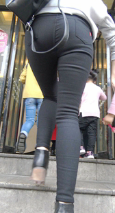 包臀打底黑裤少妇等你战