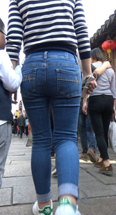 古街紧身牛仔妈咪