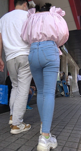 紧身细腰蓝牛大宽臀情侣