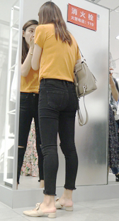 帮闺蜜一起看牛仔裤的紧身裤好友第二季