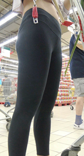 超市遇瑜伽裤美女和老公，前后无死角摄第二季