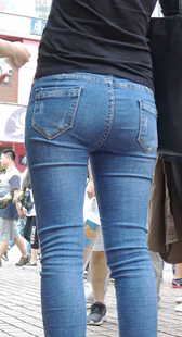 购物节偶遇丰满妹子