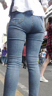 你再怎么遮都不法抵挡你性感的翘臀