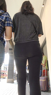 翘臀就是我进场段练瑜伽的结果