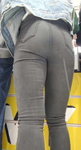 灰牛超紧饱满美臀特写