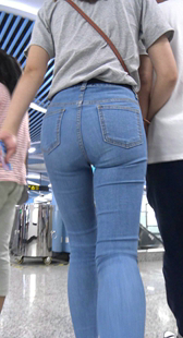 元旦献礼偶遇苹果大宽臀深沟美女第一季